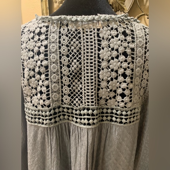 The Impeccable Pig Top Size Medium - Picture 2 of 6